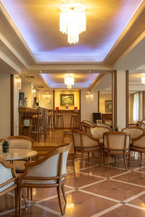 Park Hotel Волос Екстер'єр фото