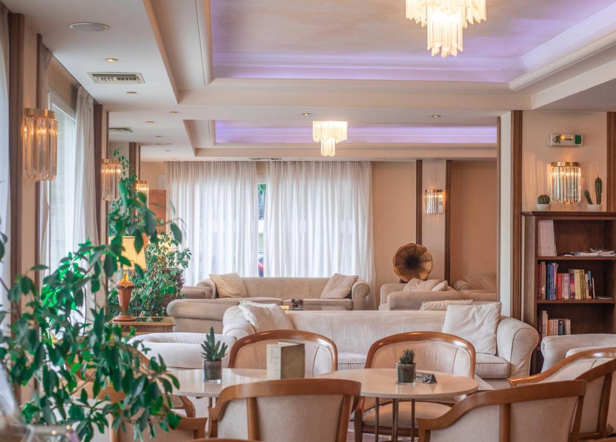 Park Hotel Волос Екстер'єр фото